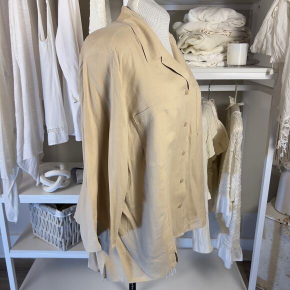 Notations Plus sz. 2X 100% Silk khaki button up blouse lightwt. layering
#2402 - Picture 2 of 7